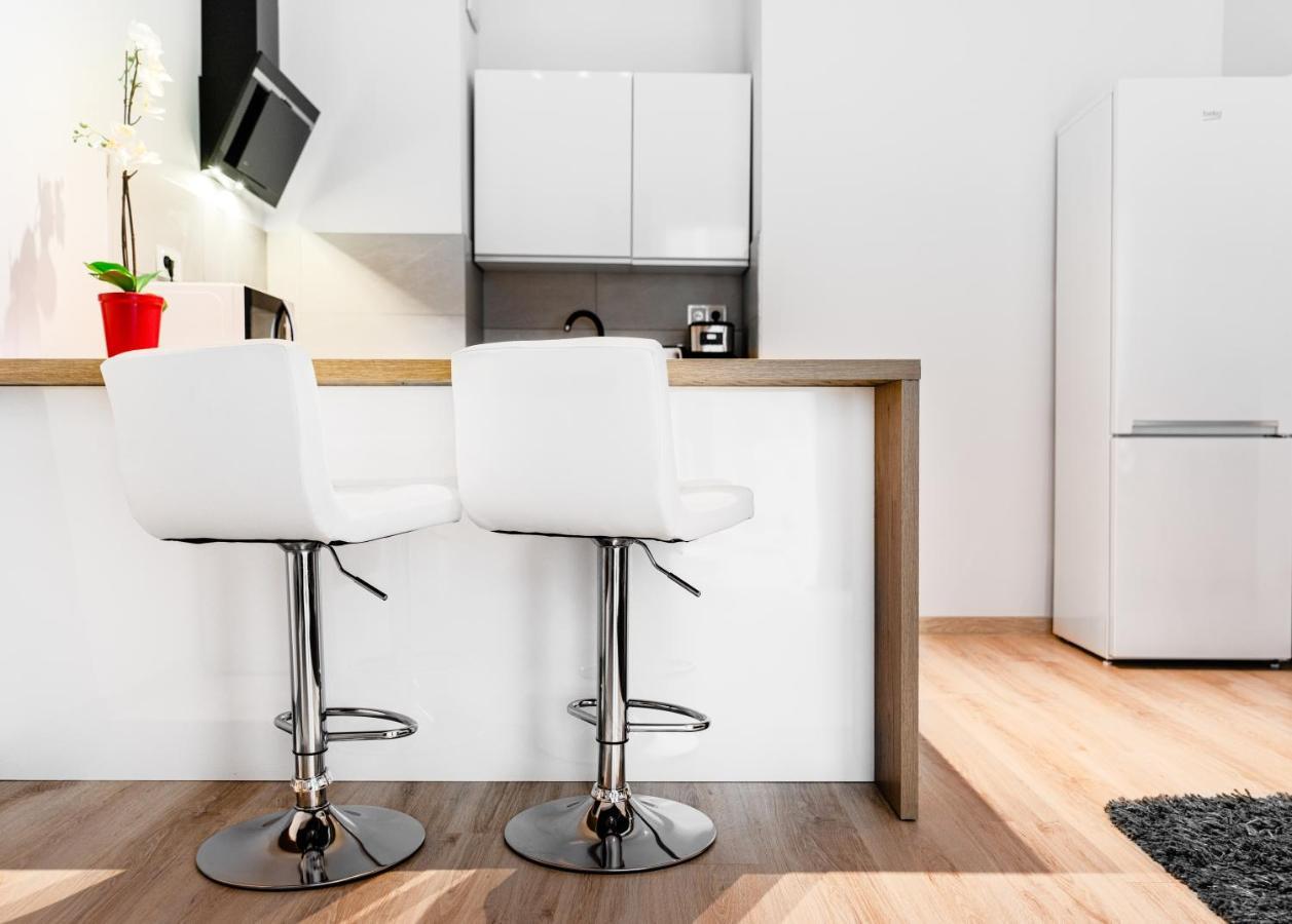 Apartamenty Homely Place Blisko Starego Rynku - Parking 波兹南 外观 照片